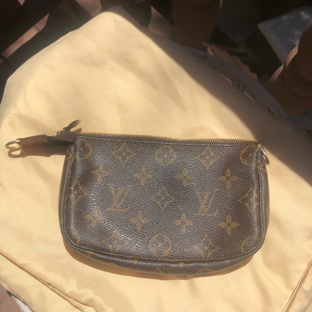 COPY - Louis Vuitton make up bag